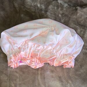 The Vintage Cosmetic Company Shower Cap with a Bow 🎀 Pattern